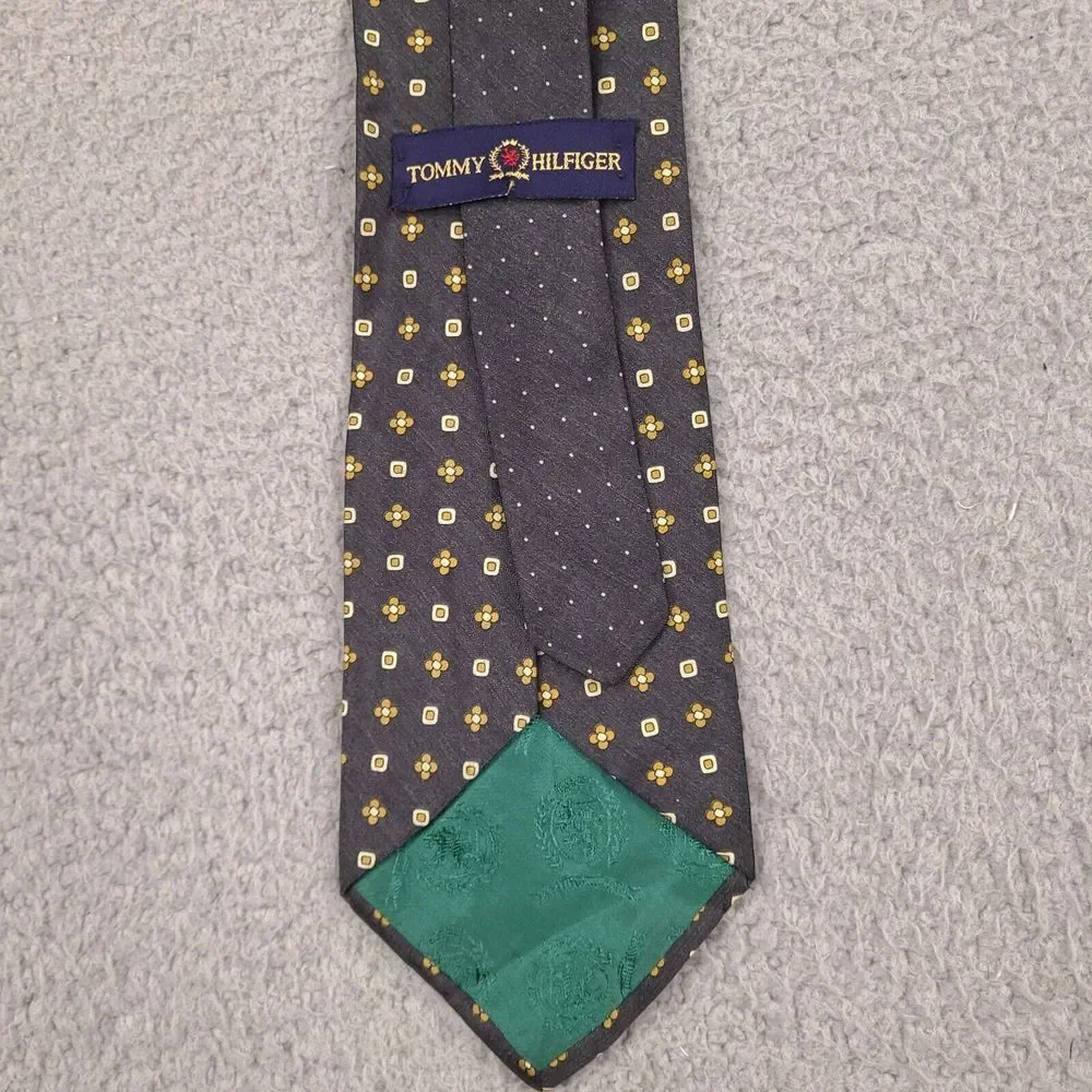 Tommy Hilfiger Tie Necktie Mens Black Geometric Italian‎ Silk Made In USA